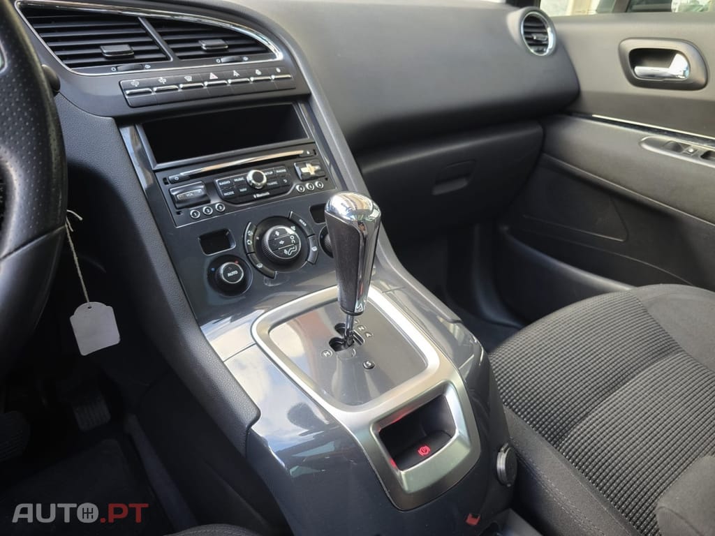 Peugeot 5008 1.6 E-HDi 7L Allure 2-Tronic 113g