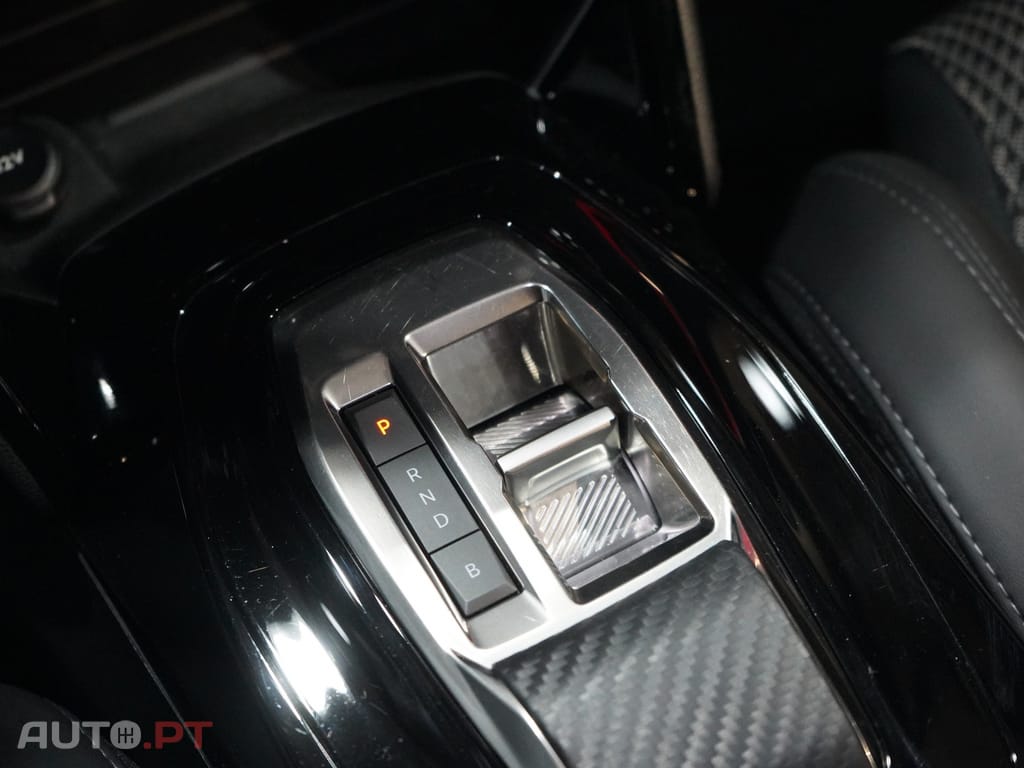 Peugeot E-208 50 kWh GT