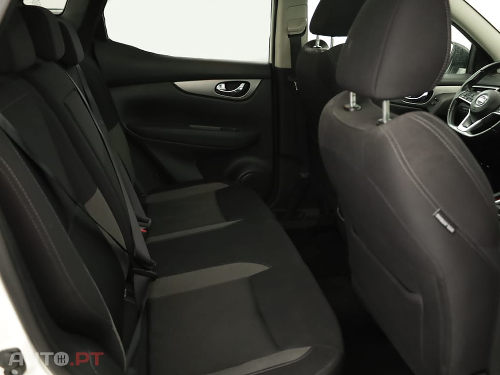 Nissan Qashqai Qashqai 1.3 DIG-T N-Connecta J18