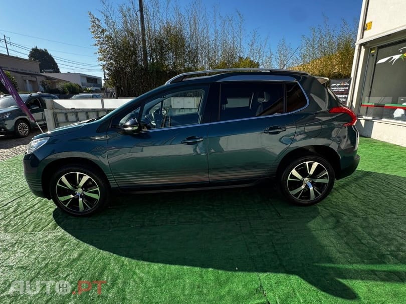Peugeot 2008 PureTech 110 Stop&Start UrbanCross