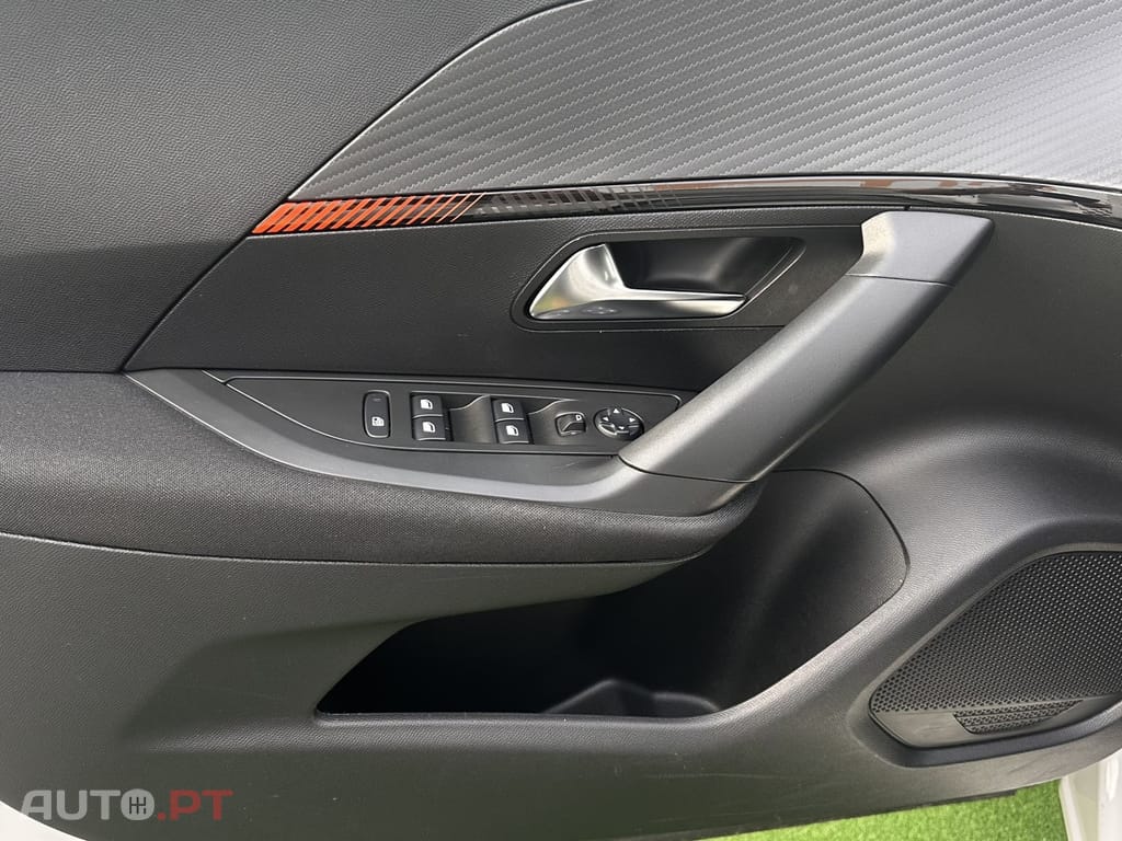 Peugeot 2008 1.2 PureTech Active Pack