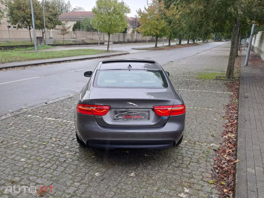 Jaguar XE 2.0 D Prestige Aut.