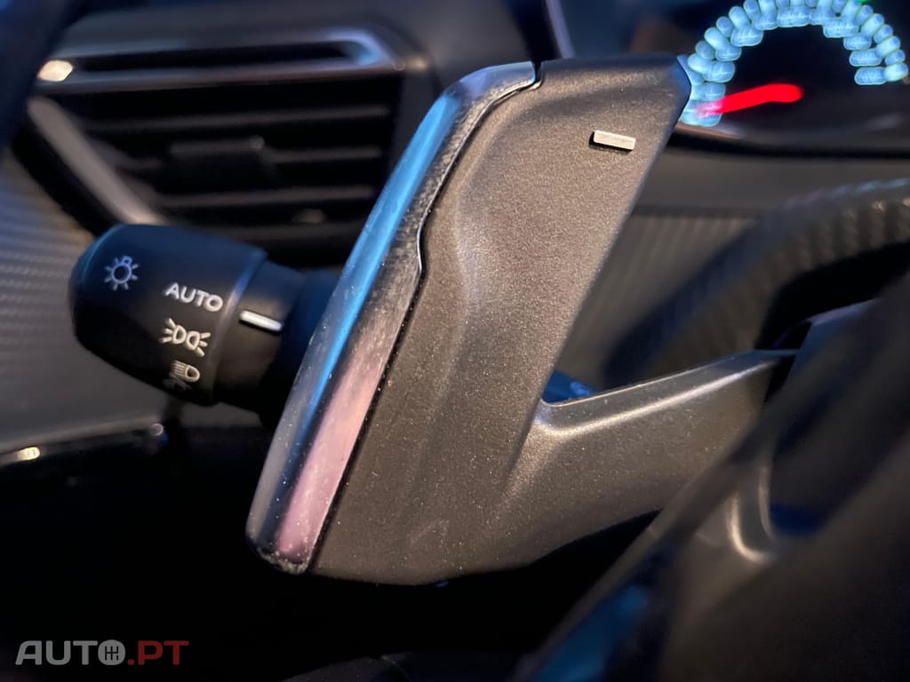 Peugeot 208 1.2 PureTech Allure EAT8