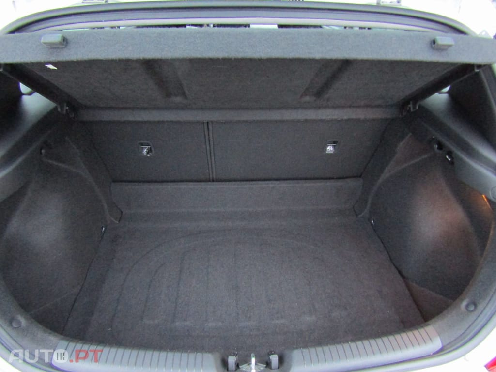 Hyundai i30 1.6 CRDi Blue Comfort Auto AC+J17 DCT