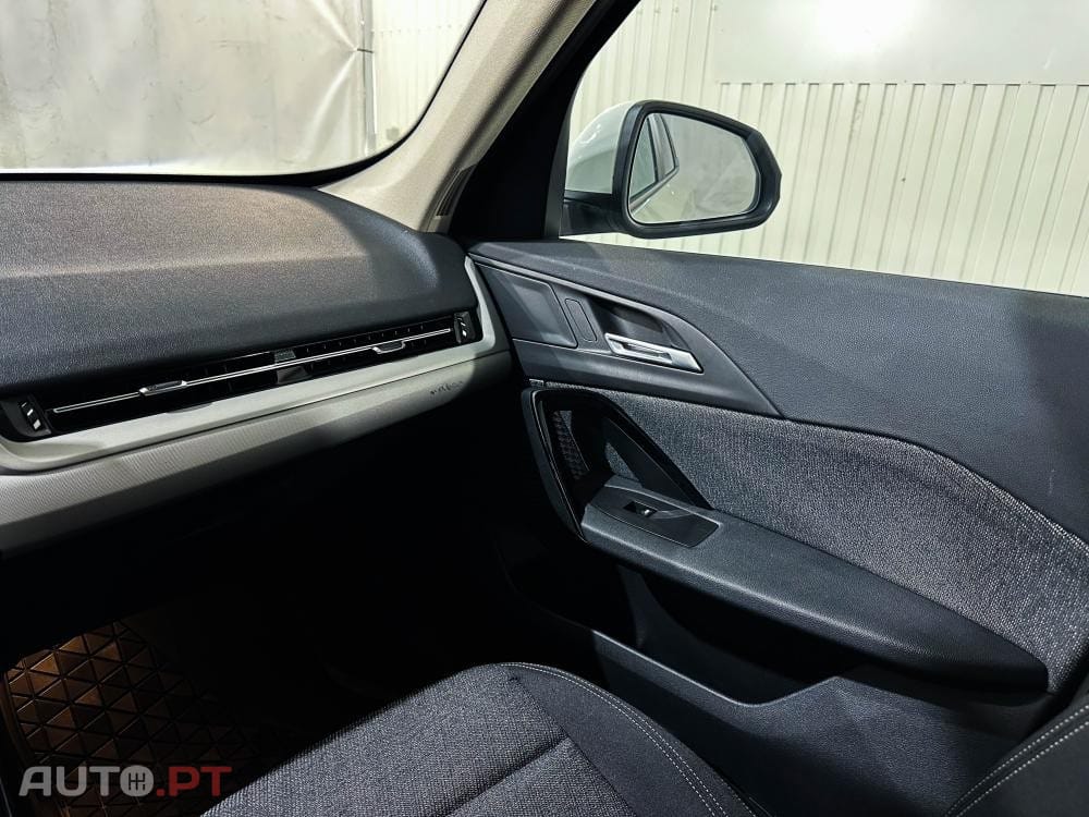 BMW iX1 xDrive30