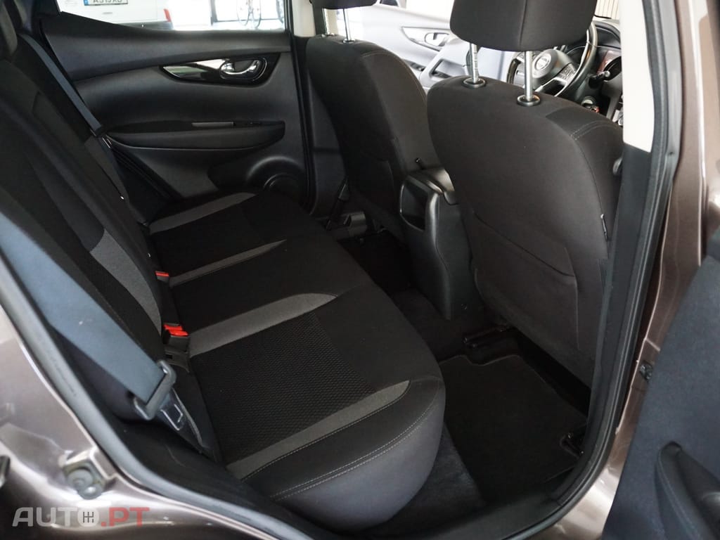 Nissan Qashqai 1.5 dCi N-Connecta J18