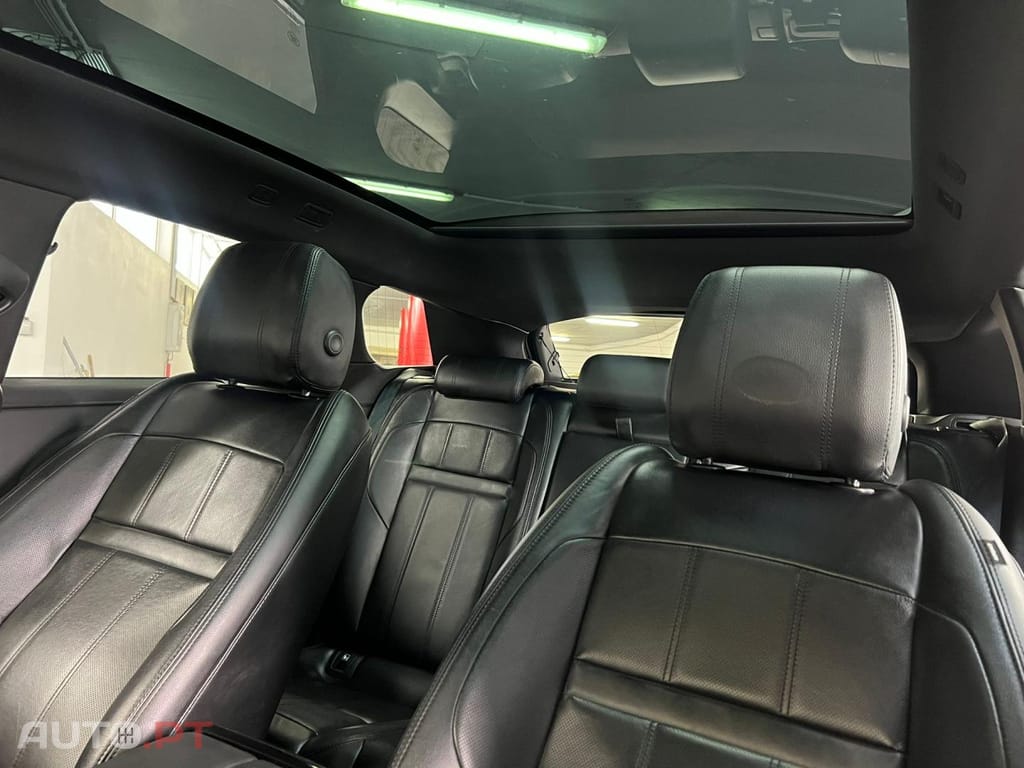 Land Rover Evoque 1.5 I3 PHEV 300 AWD Auto R-Dynamic