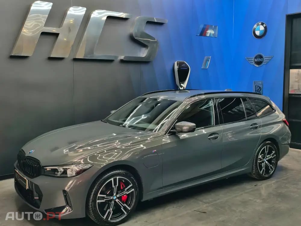 BMW 330 e Pack Desportivo M Pro Auto
