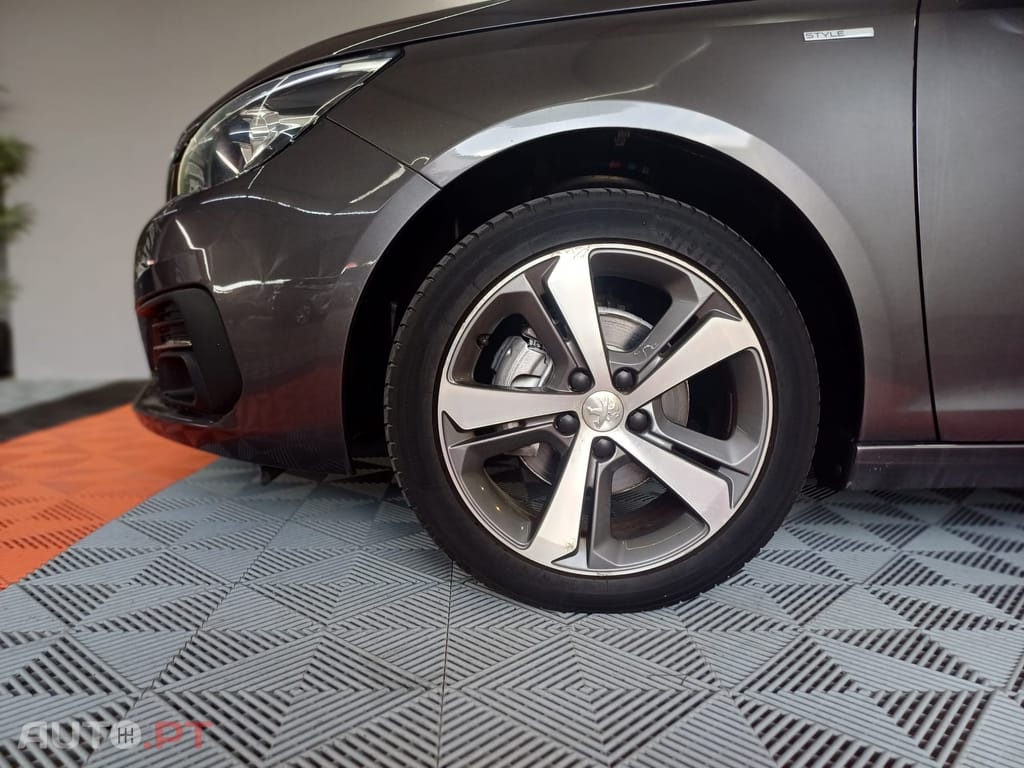 Peugeot 308 SW 1.5 BlueHDi Style J17