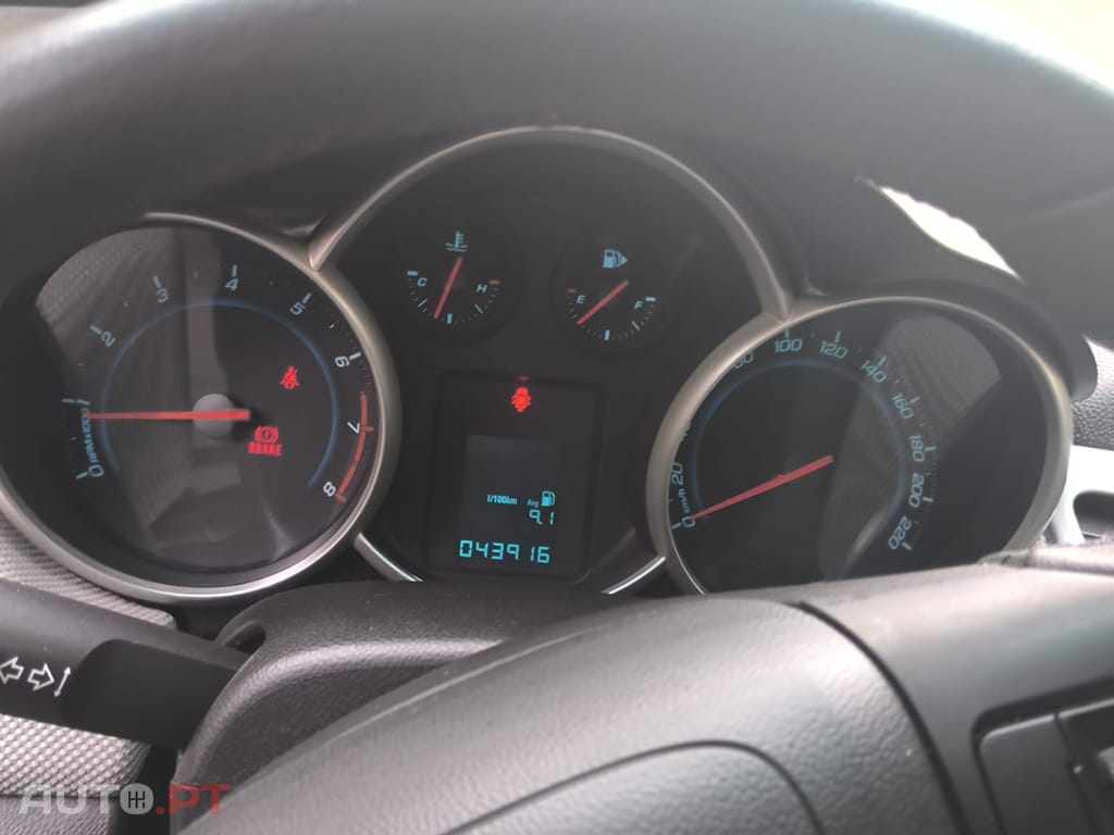 Chevrolet Cruze 1.6 LS