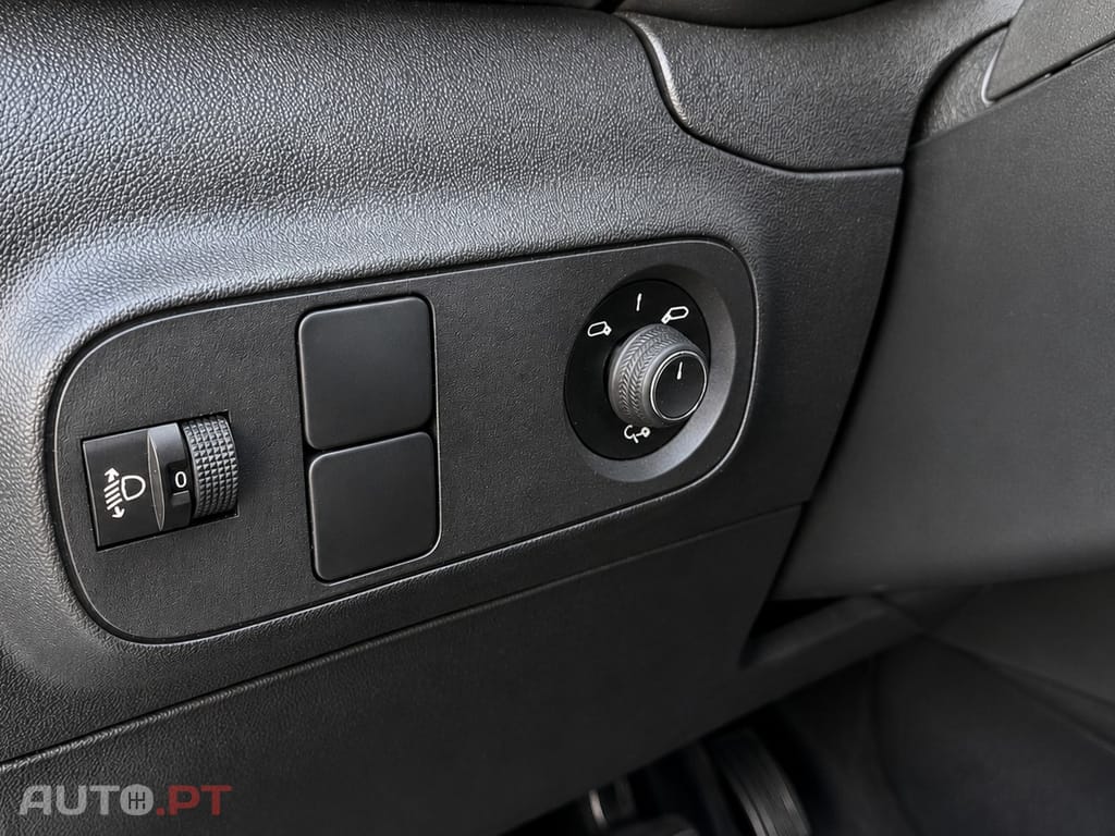 Citroën C3 1.2 PureTech Shine — fotografia 13
