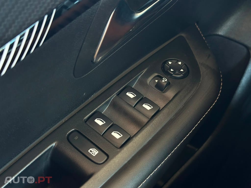 Peugeot E-208 50 kWh Allure Pack