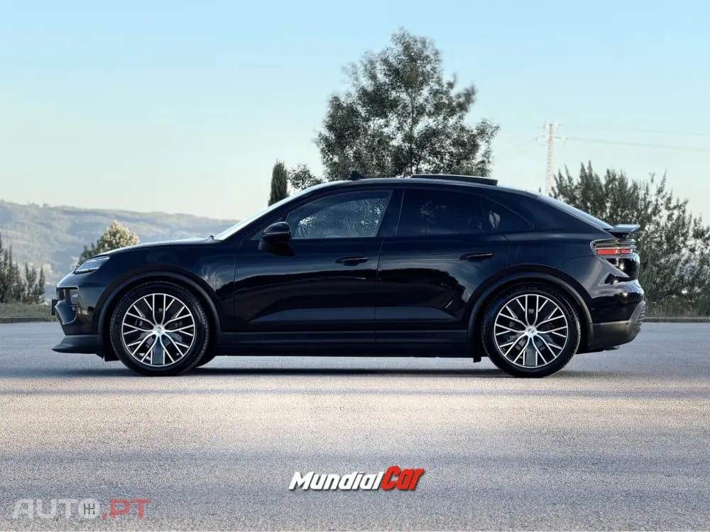 Porsche Macan Electric 4