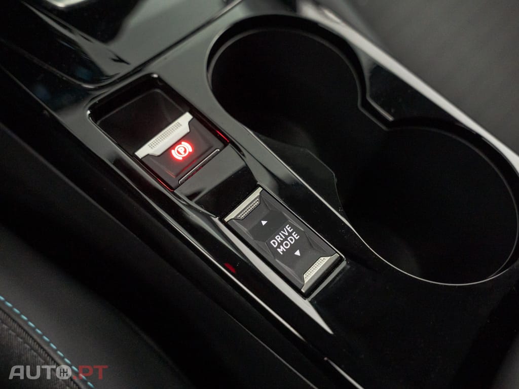 Peugeot E-2008 50 kWh Allure Pack