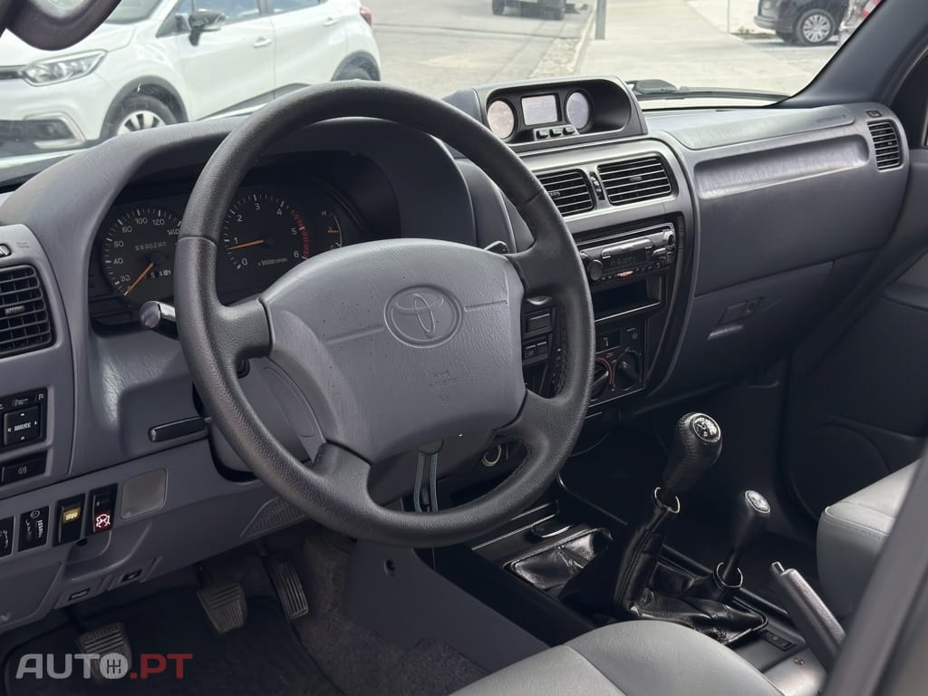 Toyota Land Cruiser 8 lugares