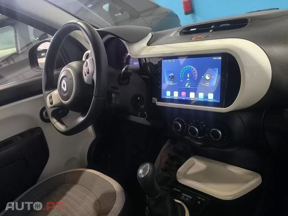 Renault Twingo 1.0 SCe Dynamique — fotografia 7