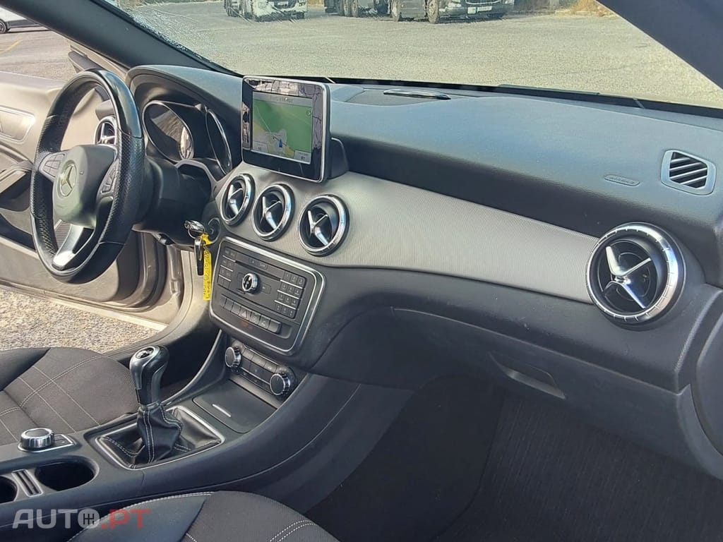 Mercedes-Benz CLA 200 d Shooting Brake Urban