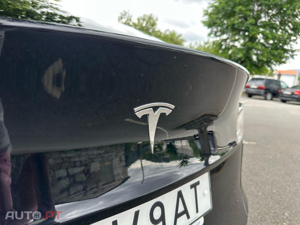 Tesla Model Y Long Range Tração Integral