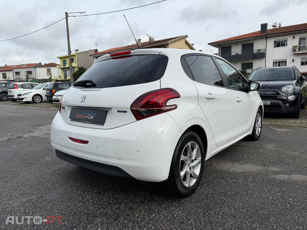 Peugeot 208 1.6 BlueHDi Style