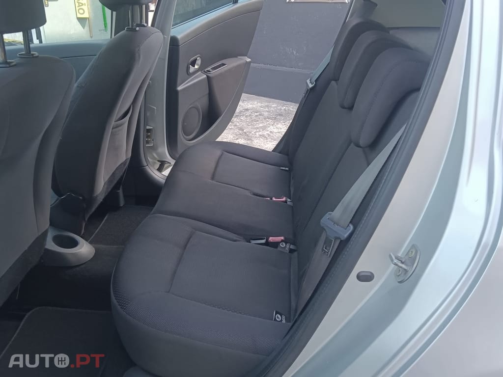 Renault Clio 1.2 SE Storia Confort