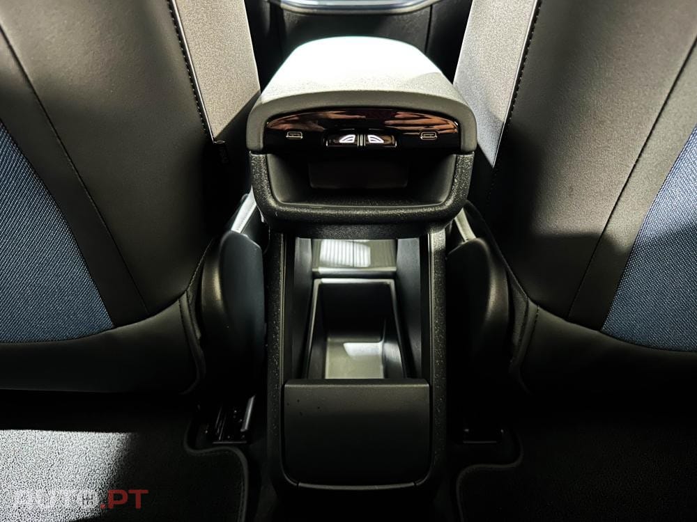 Volvo EX30 Single Motor Extended Range RWD Plus