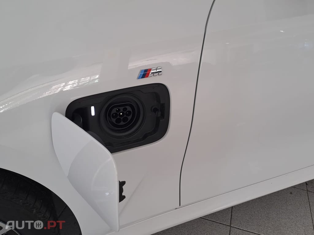 BMW 320 e Touring Pack Desportivo M Auto