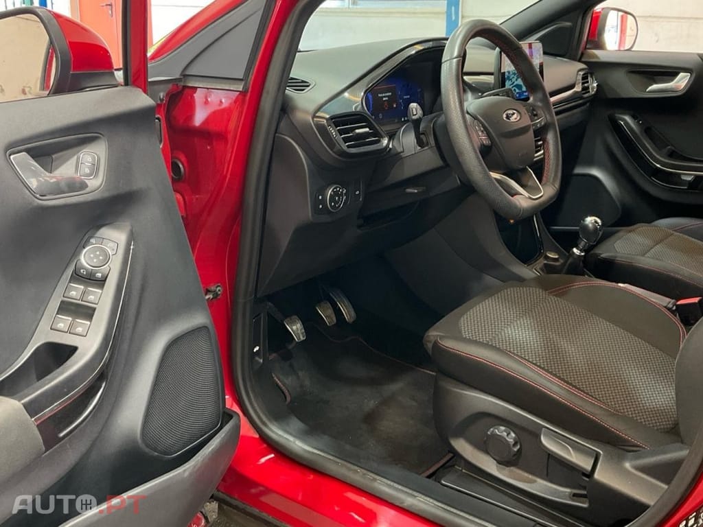 Ford Puma 1.0 EcoBoost MHEV ST-Line