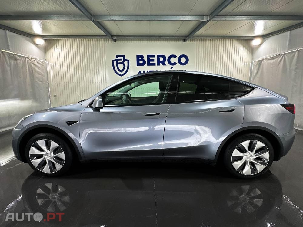 Tesla Model Y Standard