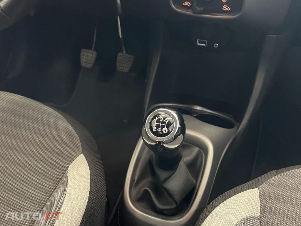 Toyota Aygo X Black&White