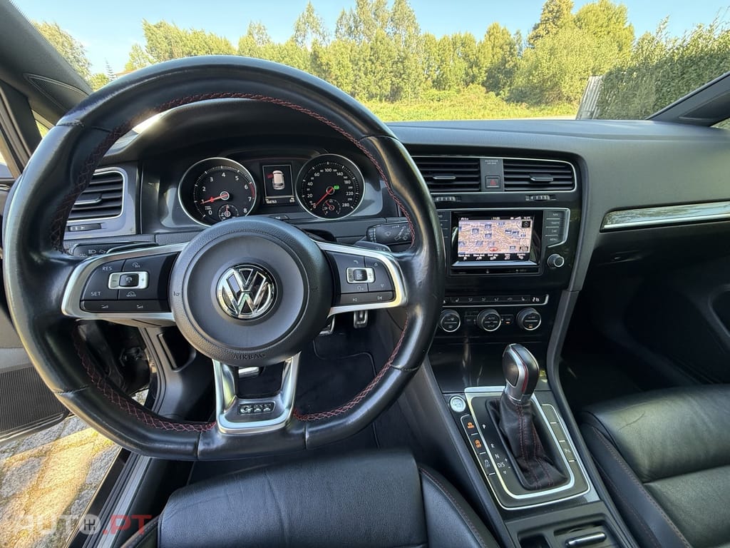 Volkswagen Golf 2.0 TSI GTI DSG