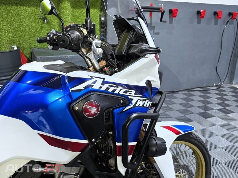 Honda Africa Twin CRF 1000 DCT Adventure Sports 30th Anniversary