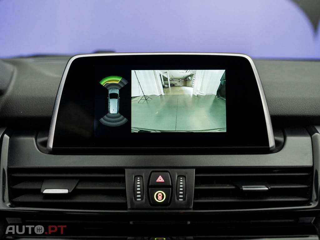 BMW 216 d Auto