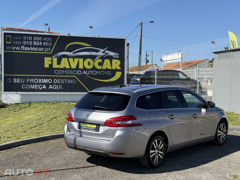 Peugeot 308 1.2 PureTech Allure EAT8