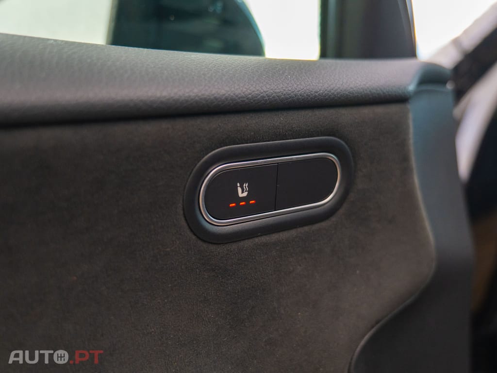 Mercedes-Benz A 250 e 8G-DCT AMG Line