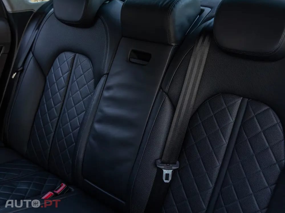 Audi S8 Standard