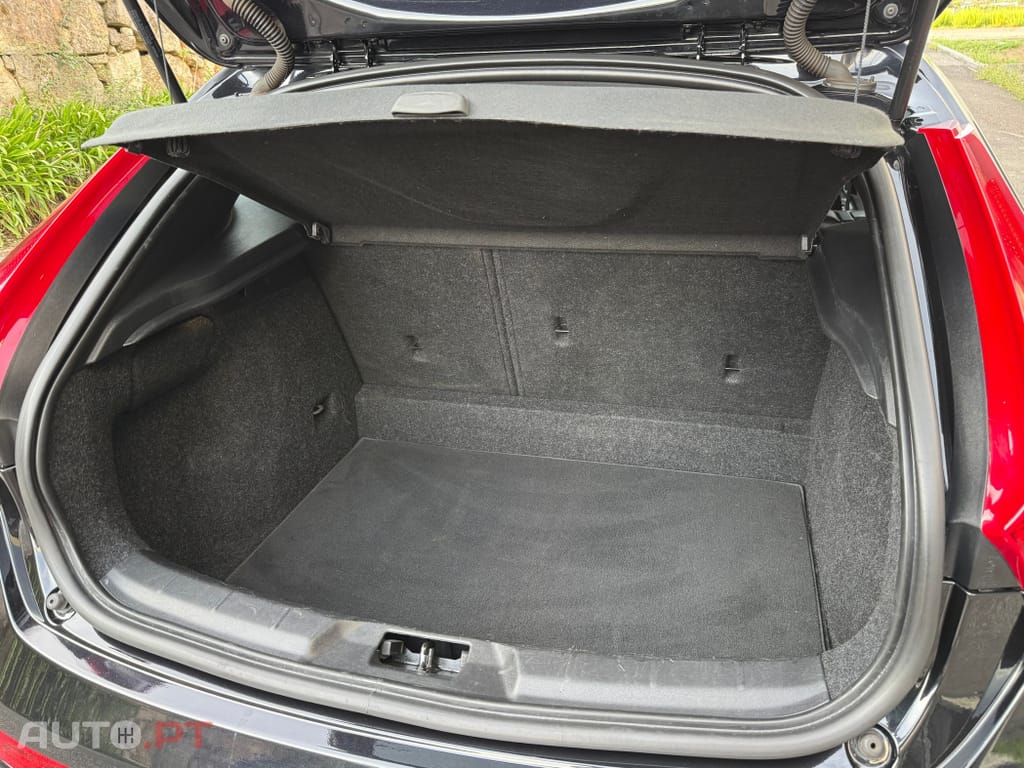 Volvo V40 1.6 D2 R-Design
