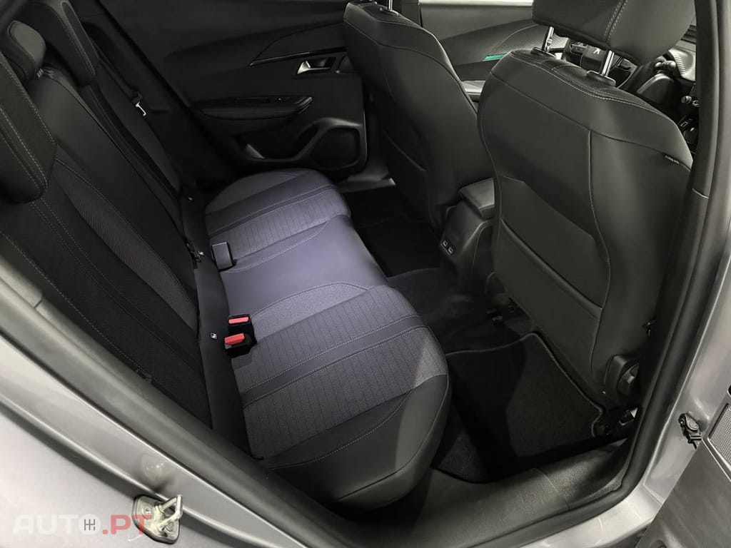 Peugeot E-2008 Allure