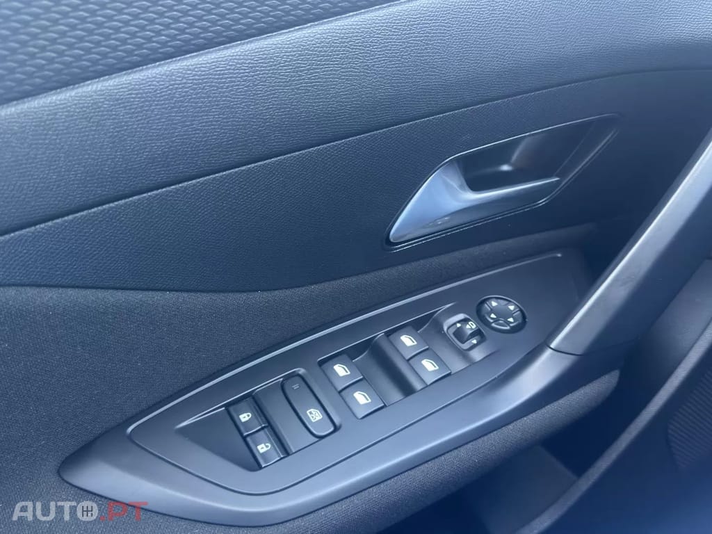 Peugeot E-308 54 kWh E-Style