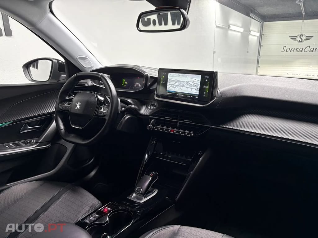 Peugeot 2008 PureTech 130 EAT8 Allure