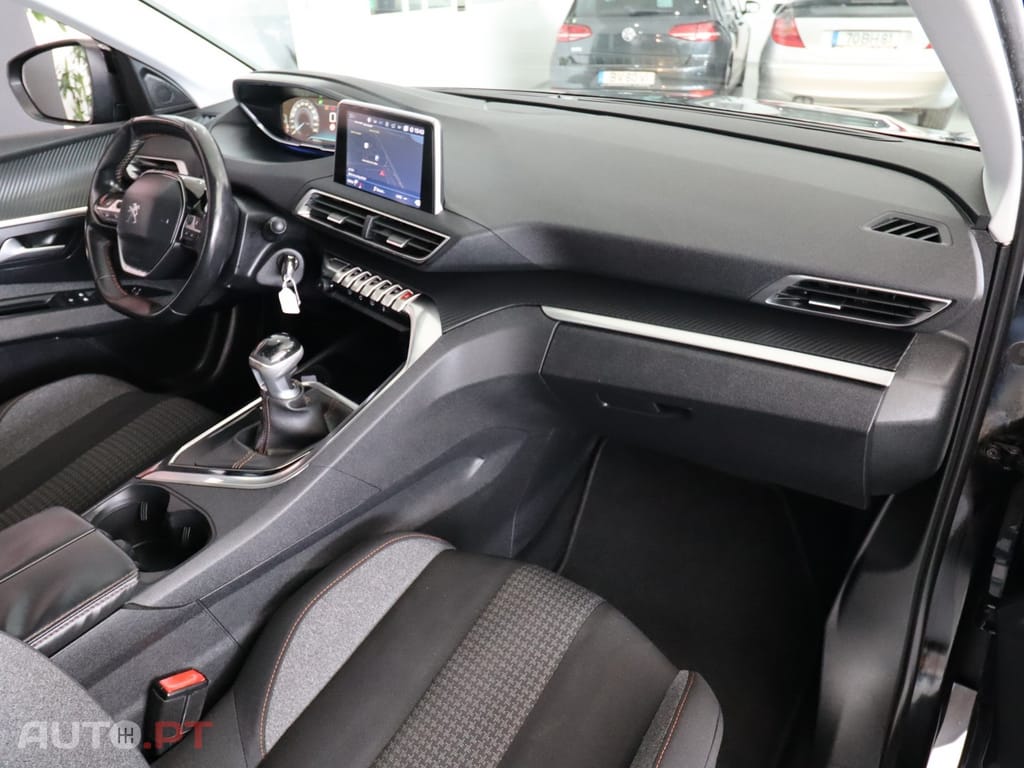 Peugeot 3008 1.6 BlueHDi Active