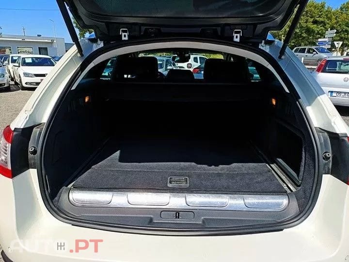 Peugeot 508 RXH 2.0 HDi Hybrid4 2-Tronic 104g