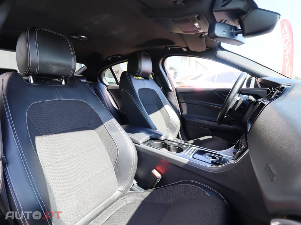Jaguar XE 2.0 D R-Sport Aut.