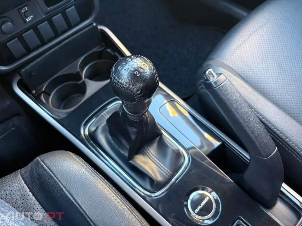 Mitsubishi Outlander 2.2 DI-D Instyle Navi