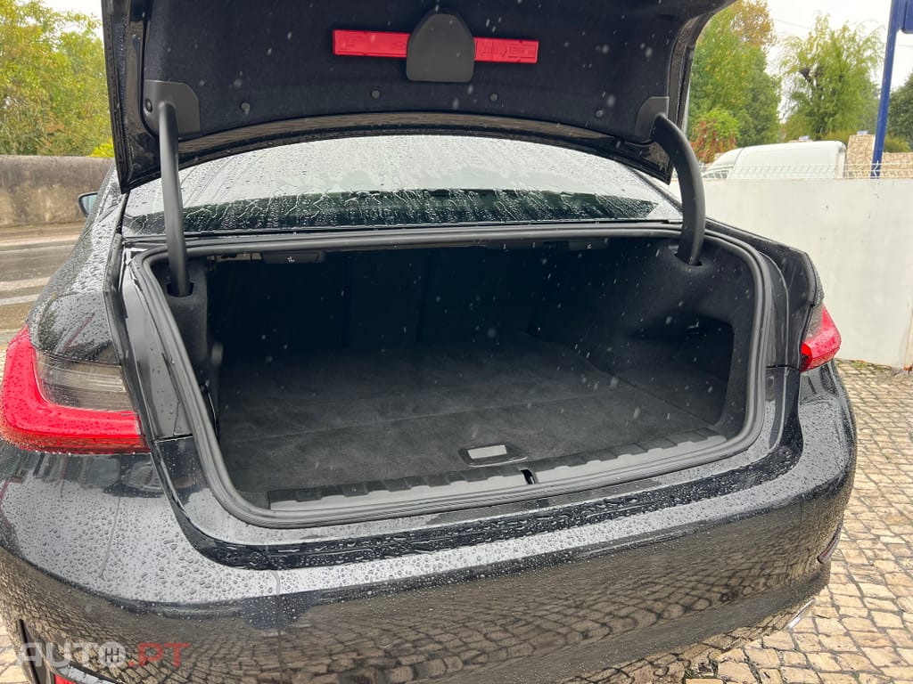 BMW 330 e Corporate Edition Auto