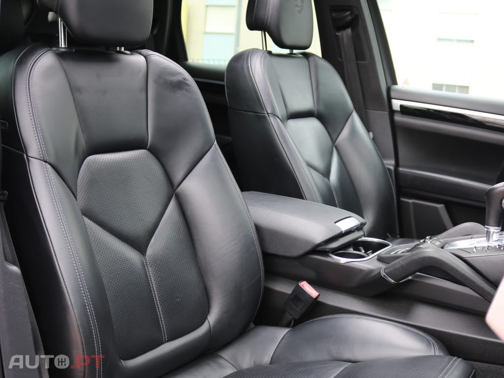 Porsche Cayenne Platinum Edition — fotografia 19