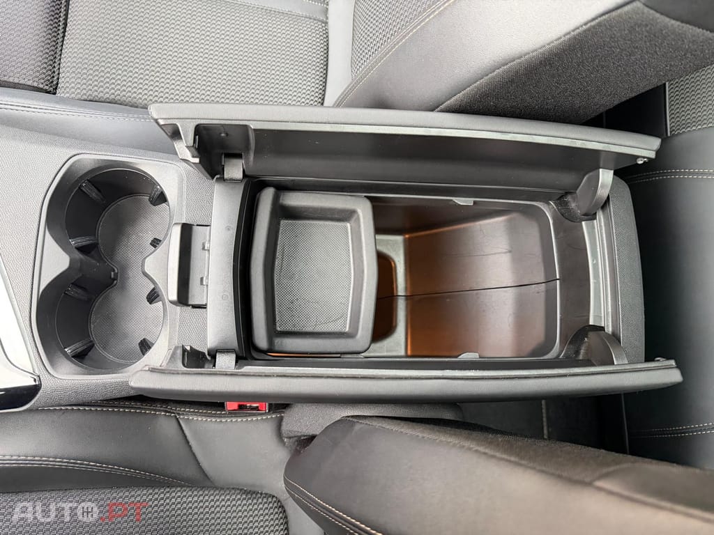 Peugeot 3008 1.2 Puretech EAT8 