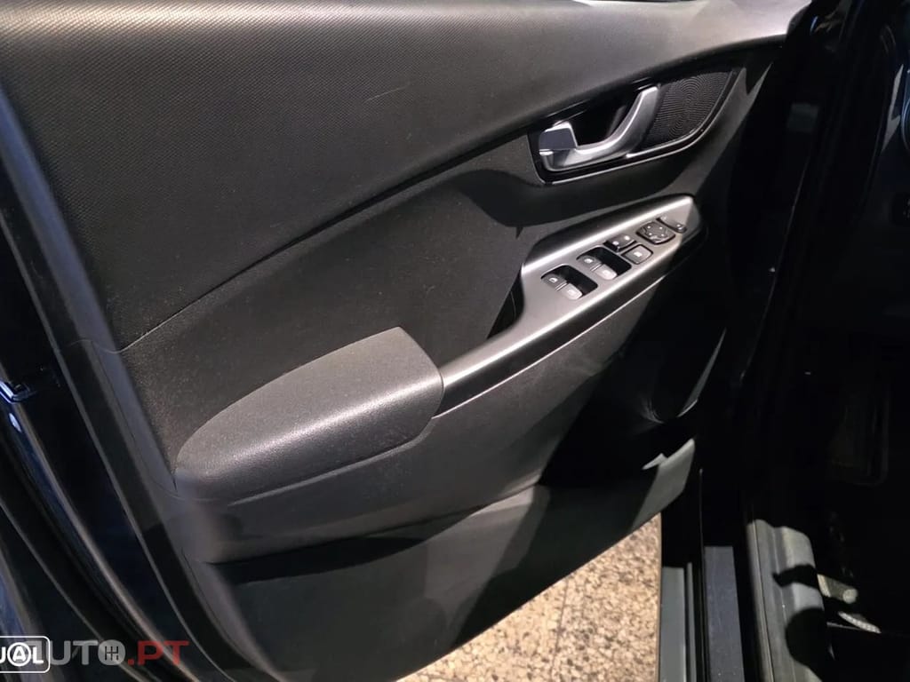 Peugeot E-2008 50 kWh Allure Pack