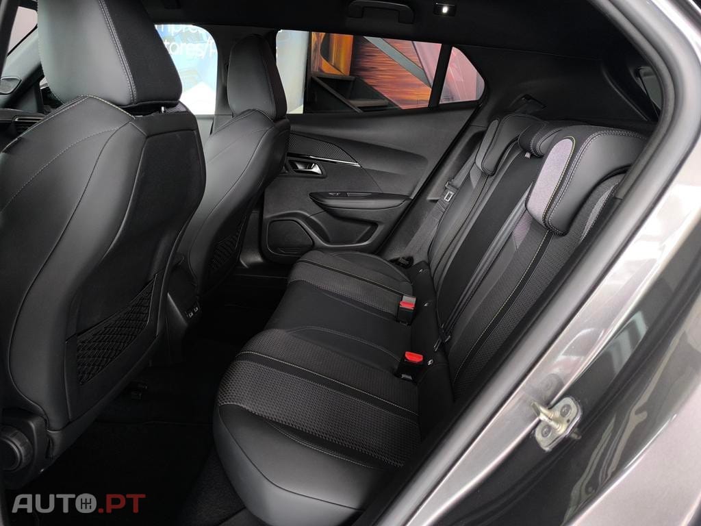 Peugeot 2008 1.5 BlueHDi GT EAT8