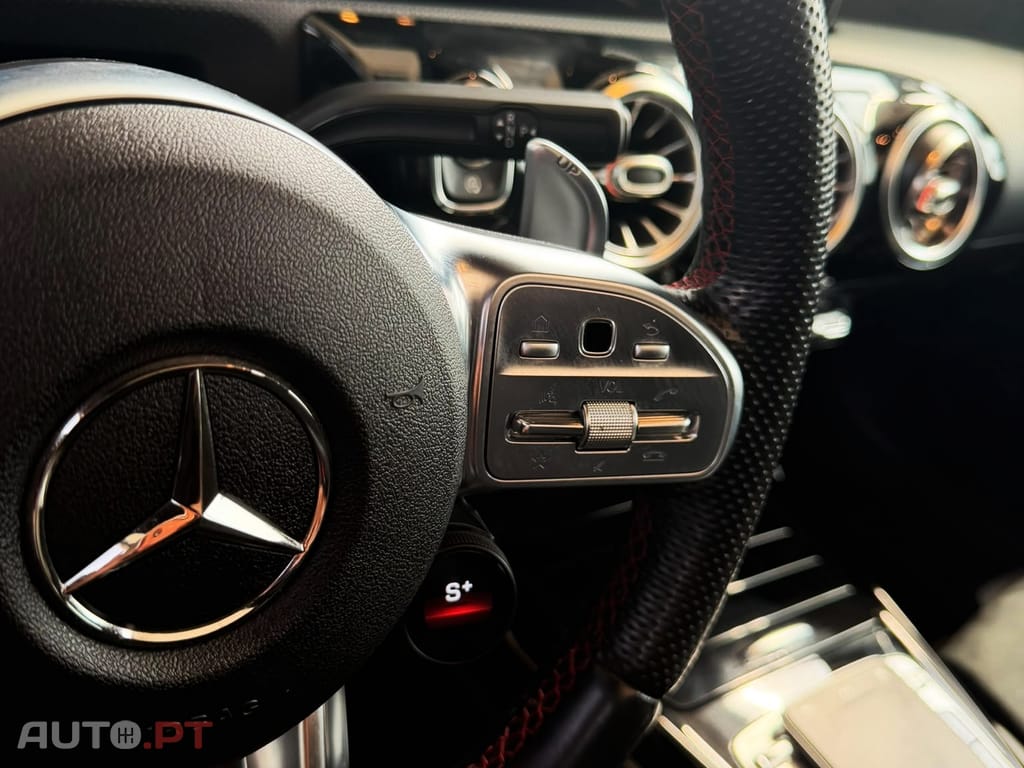 Mercedes-Benz CLA 35 AMG AMG 4MATIC Shooting Brake