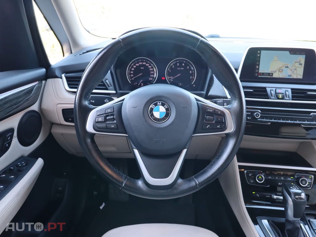 BMW 225 Line Luxury